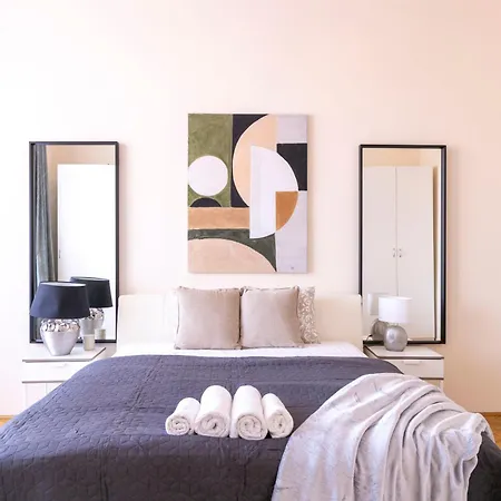 Exclusive & Cozy W' Balcony *