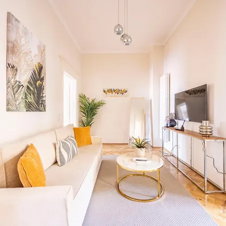 Exclusive & Cozy W' Balcony דירה